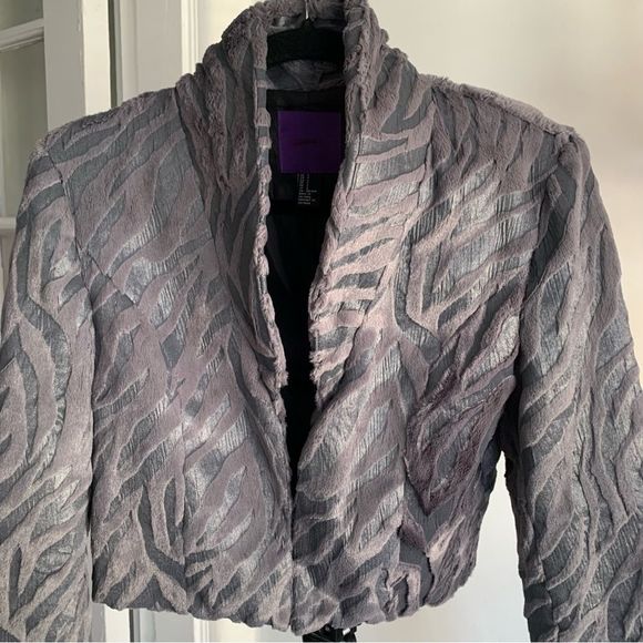 FOREVER 21 Faux Fur Crop Jacket - Picture 4 of 11